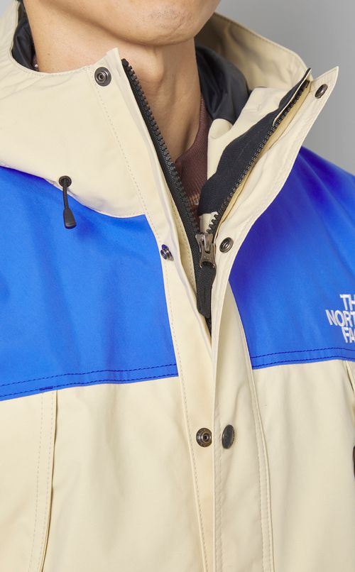 マウンテンライトジャケット