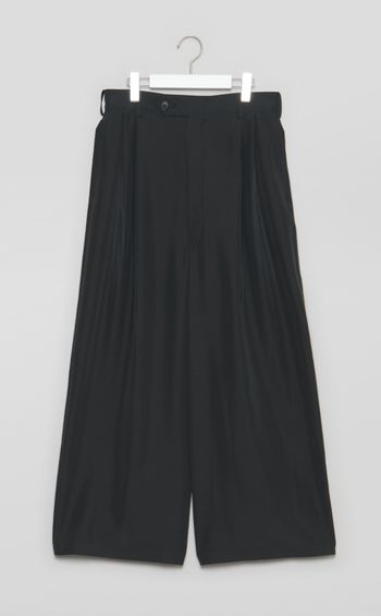 ドローイングタックパンツ