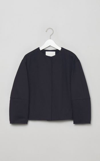 アムンゼンバックペプラムジャケット