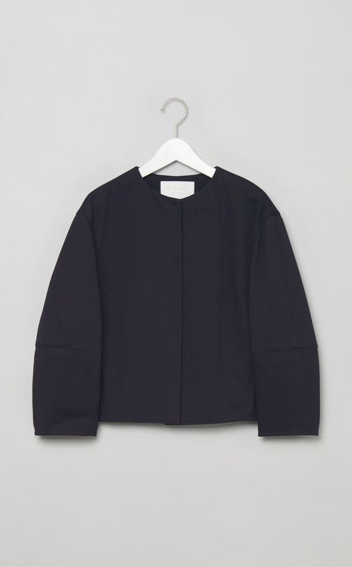 アムンゼンバックペプラムジャケット