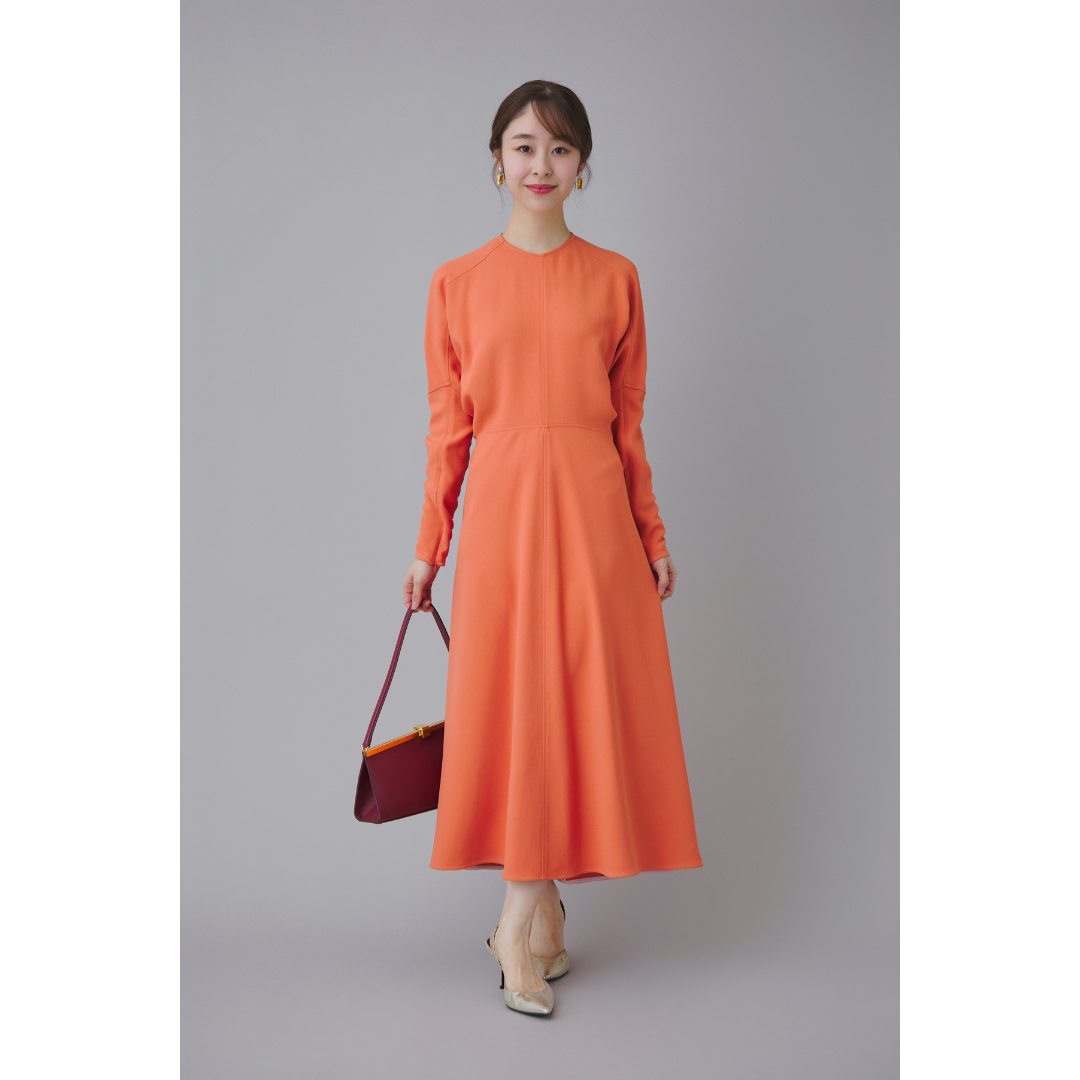 オレンジのお呼ばれドレス