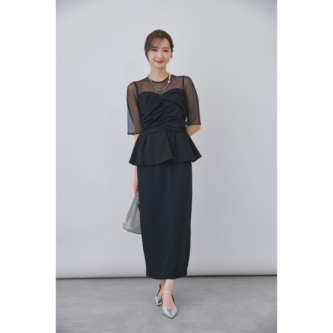 ブラックのお呼ばれドレス