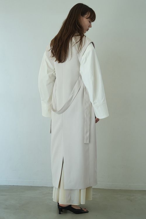 ベルト付ダブルブレステッドジレ