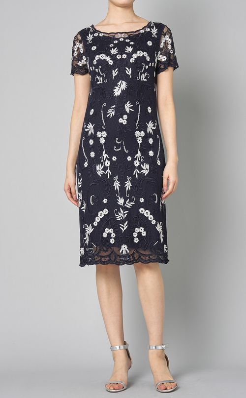 刺繍ストレッチワンピース