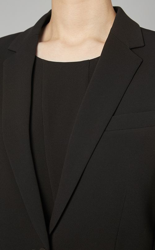 ナローラペルテーラードジャケット