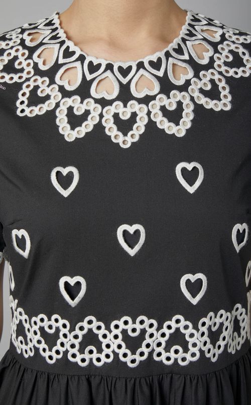 ハートエンブロイダリーポプリンドレス