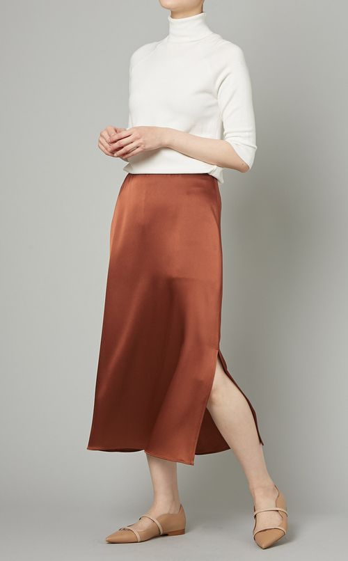 サイドスリットサテンスカート