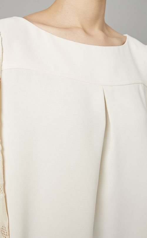 ギュピールレースボートネックブラウス