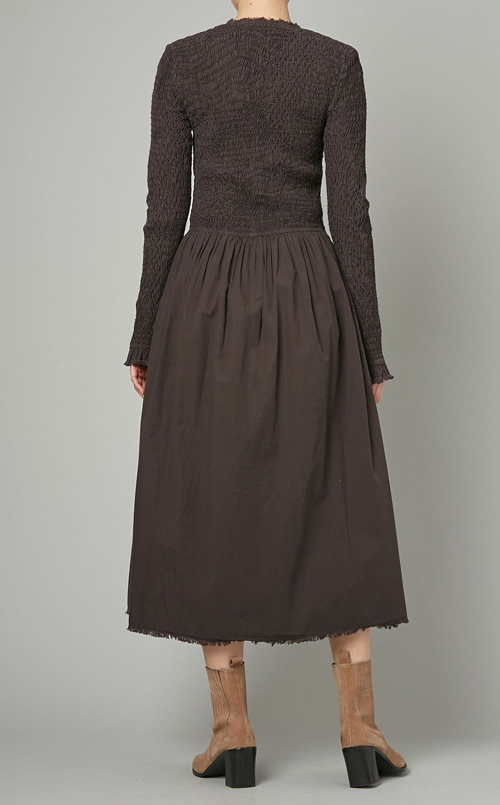 Vネックギャザースリーブワンピース