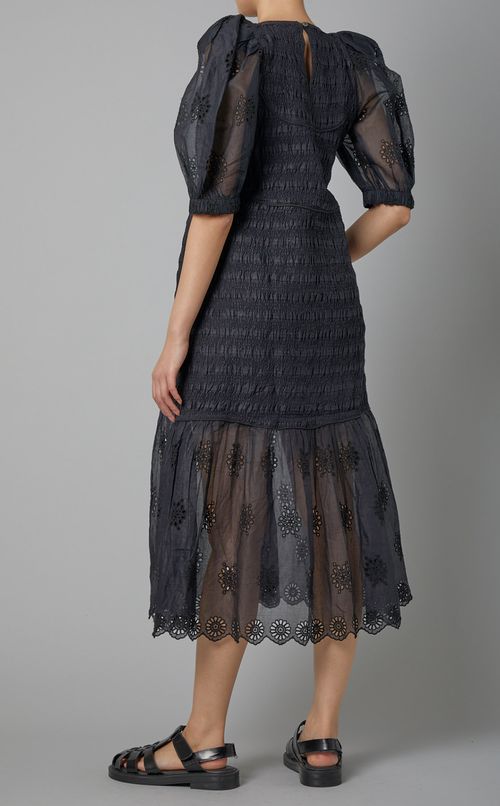 アイレットレースパフスリーブドレス