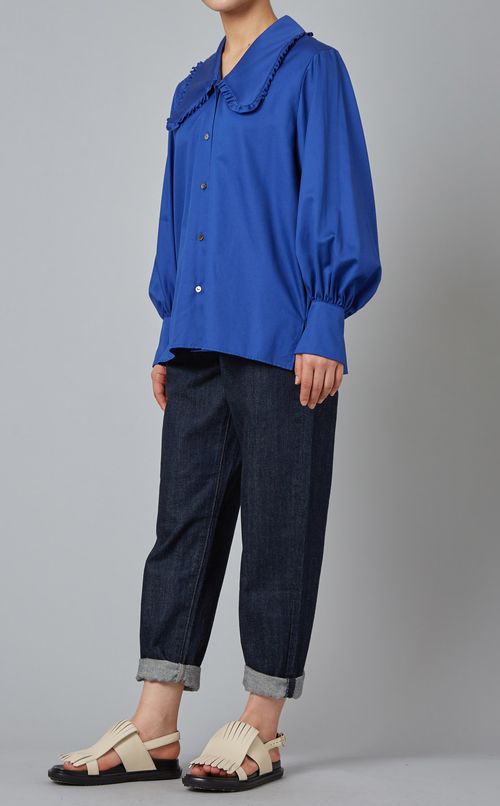 フリルカラーブラウス