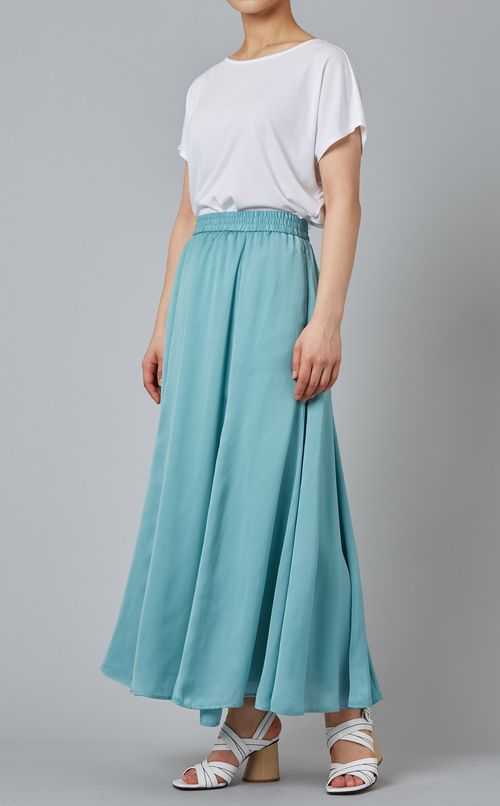 ボリュームフレアスカート