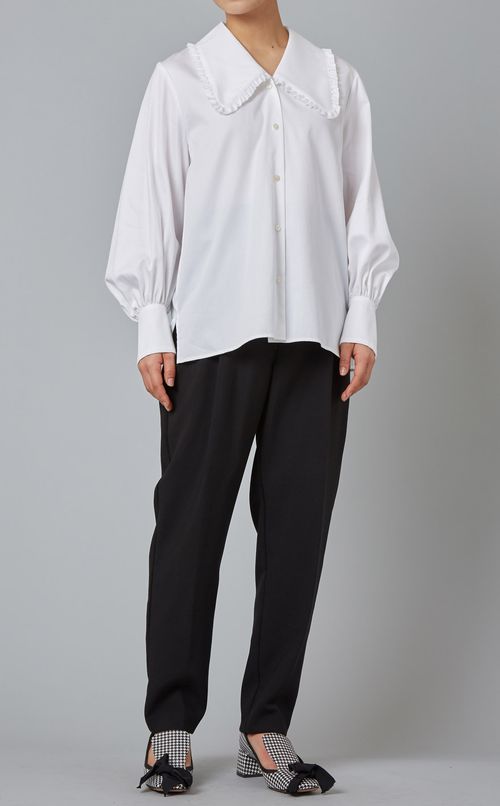 フリルカラーブラウス