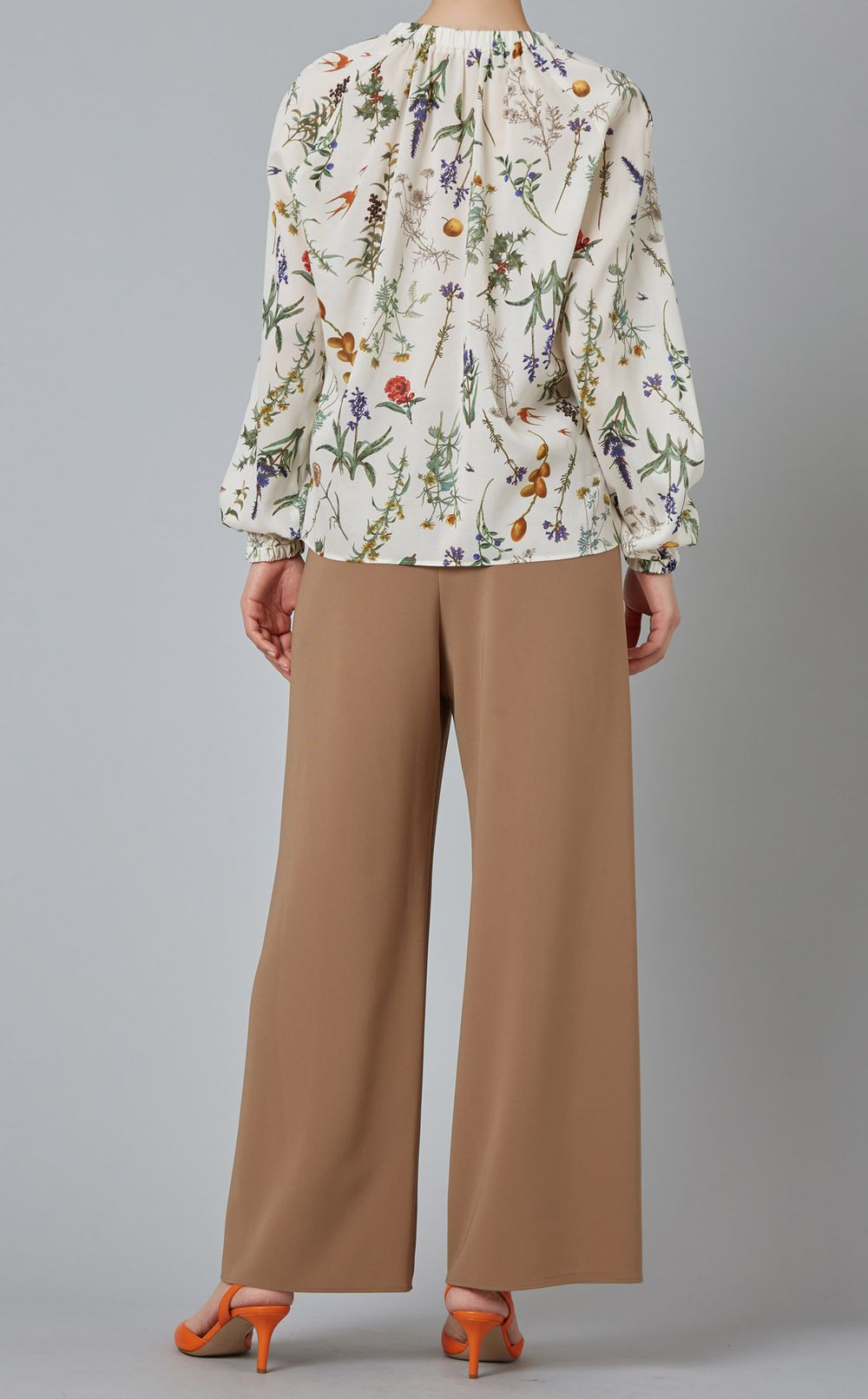 ボタニカルプリントブラウス