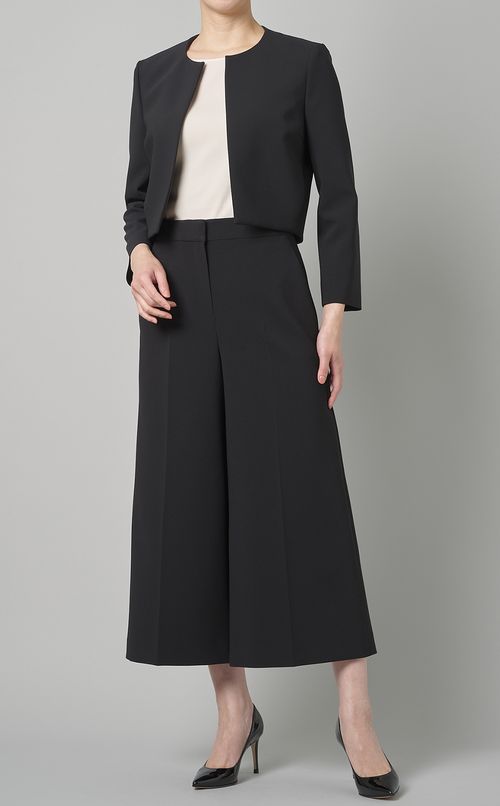 クレープカラーレスクロップドジャケット