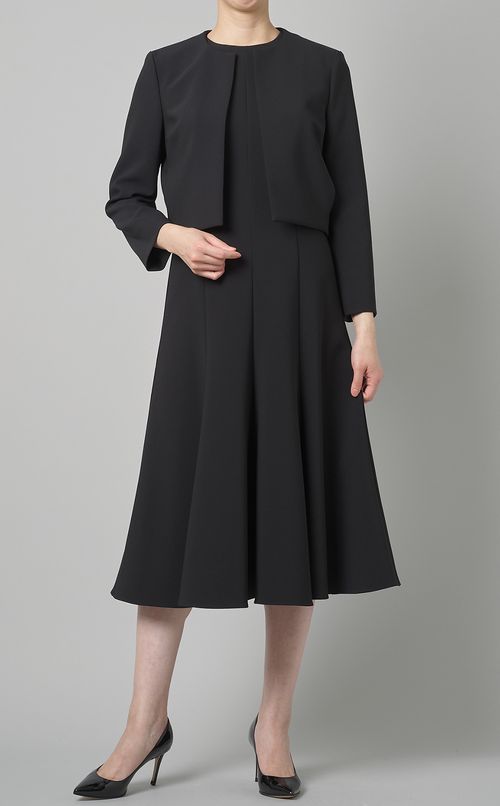 クレープスリーブレスロングドレス