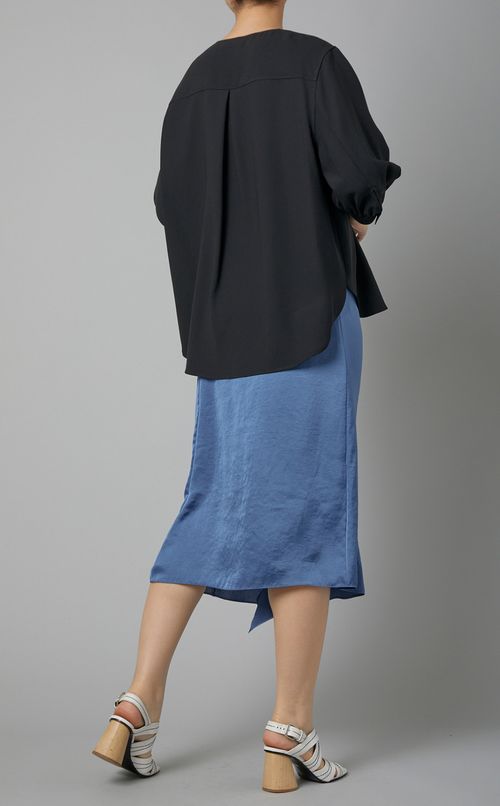 クラッシュサテンアシンメトリースカート