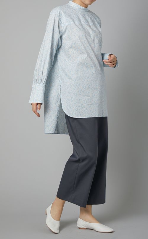 コットンプリントハイネックブラウス