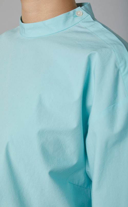 スタンドカラーブラウス