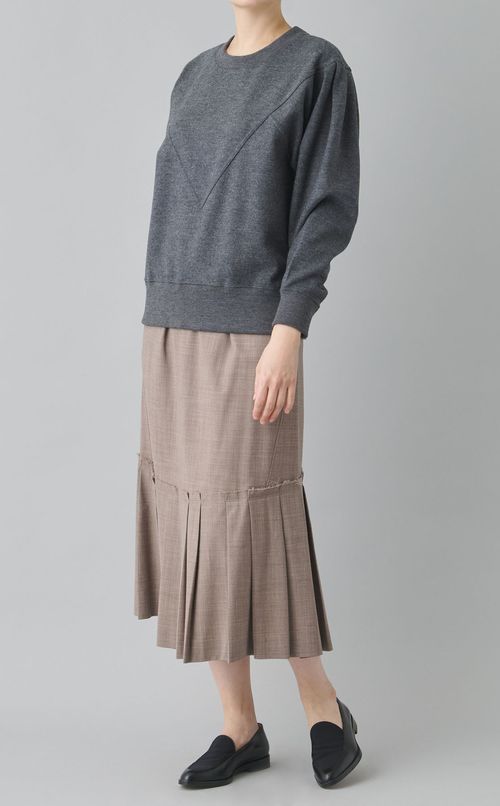 クルーネックタック入りプルオーバー