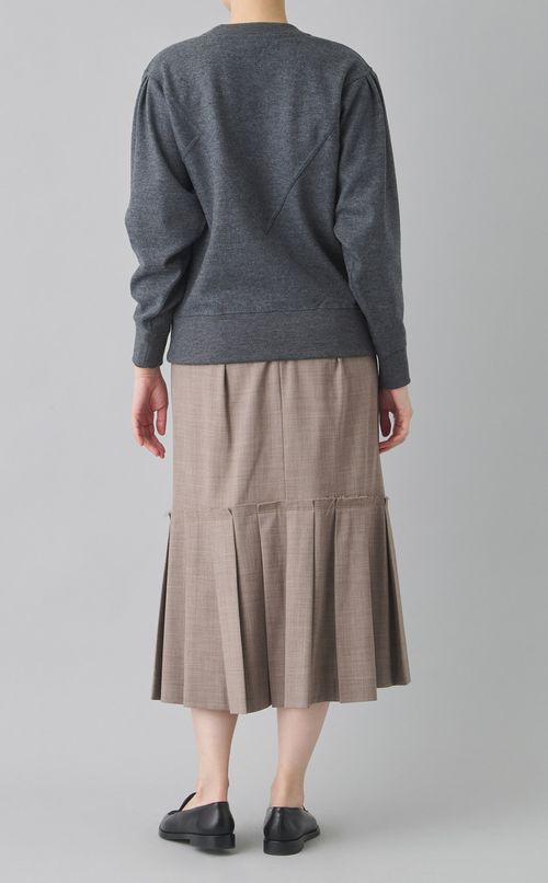 クルーネックタック入りプルオーバー