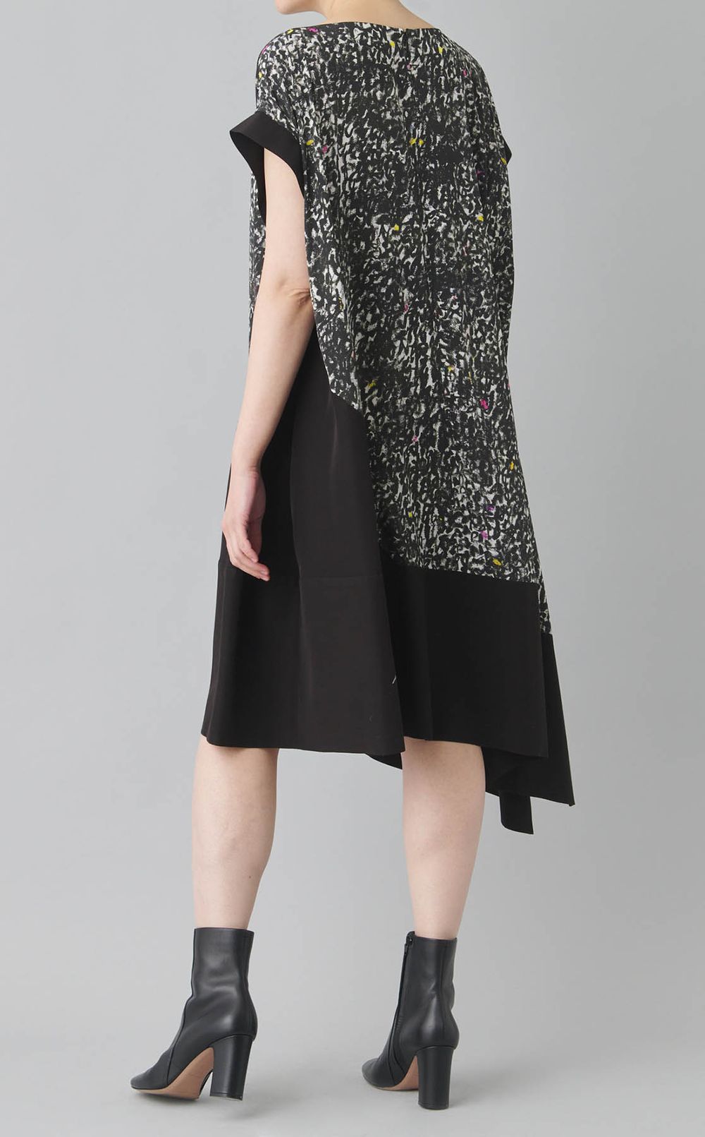 プリントアシメトリードレス