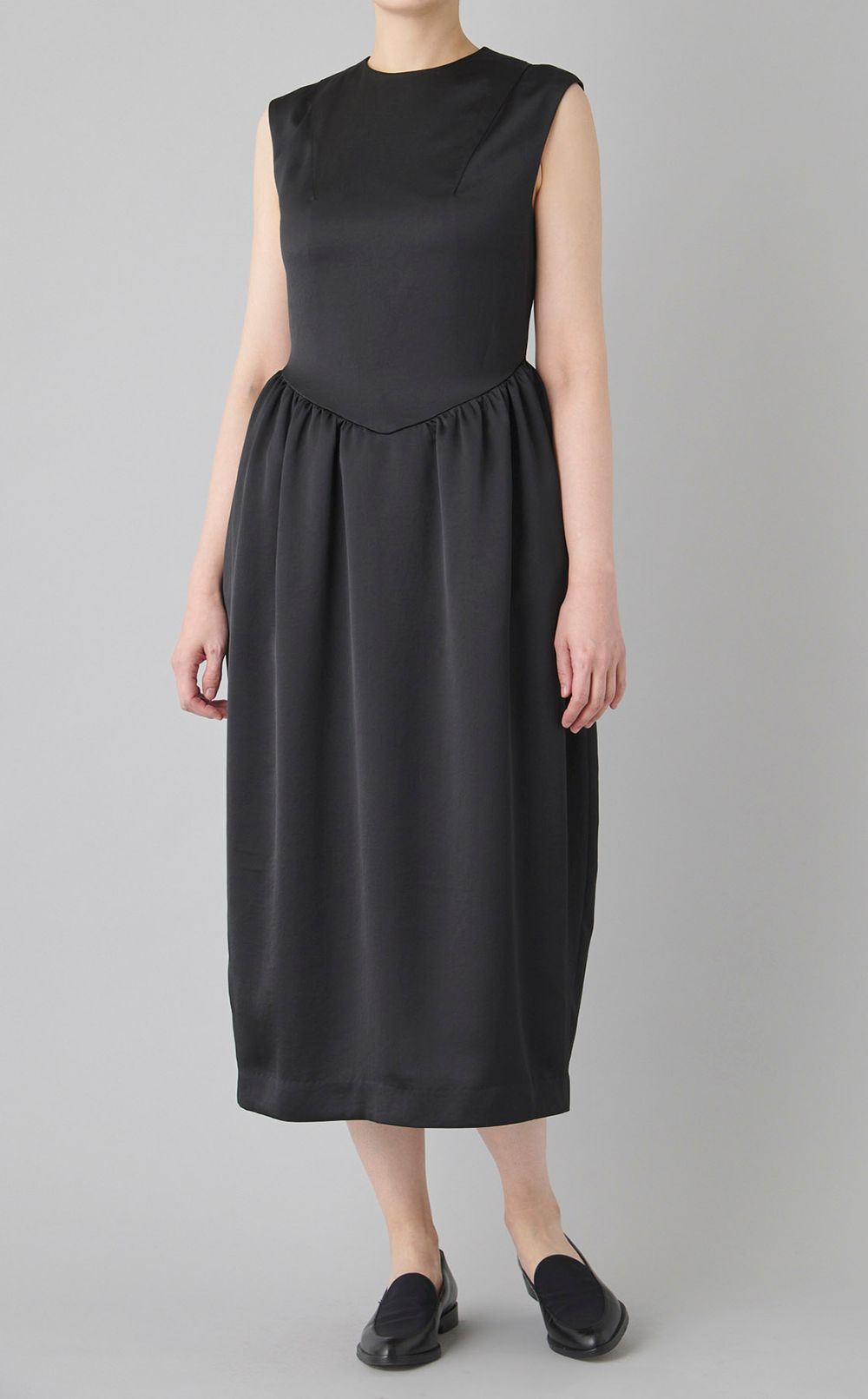 ウエストギャザードレス