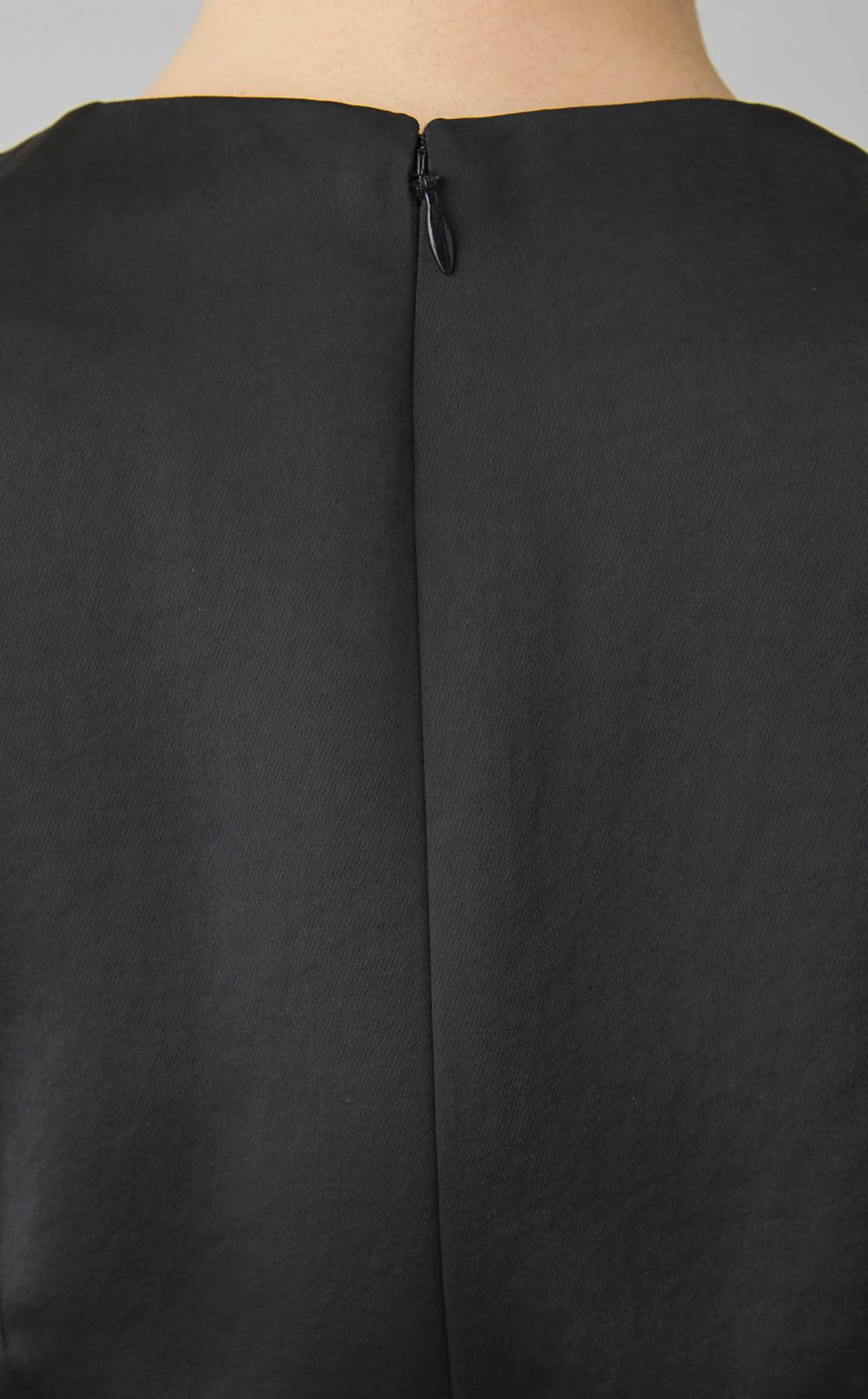 ウエストギャザードレス