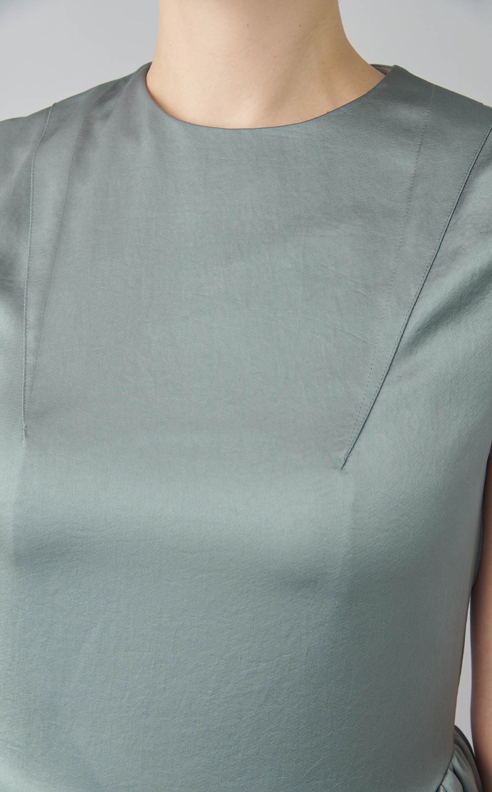 ウエストギャザードレス