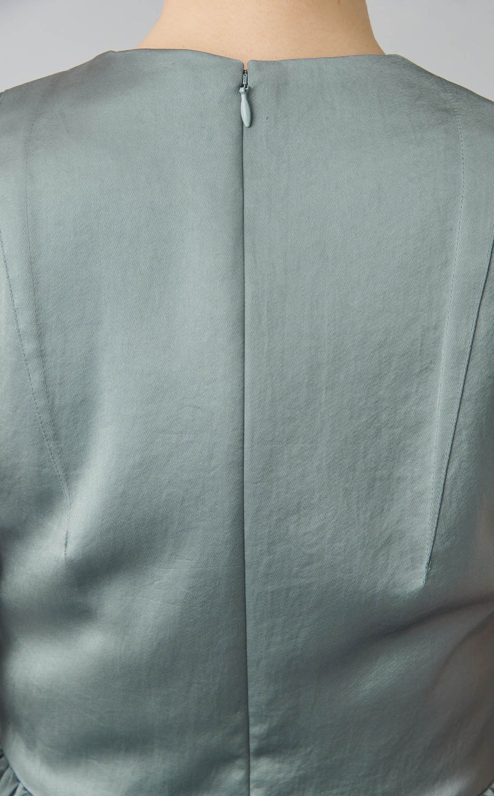 ウエストギャザードレス