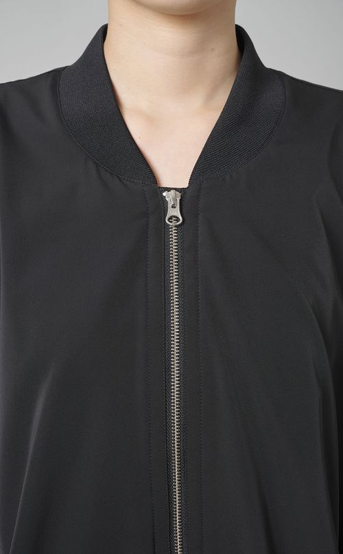 ハーフスリーブジップブルゾン