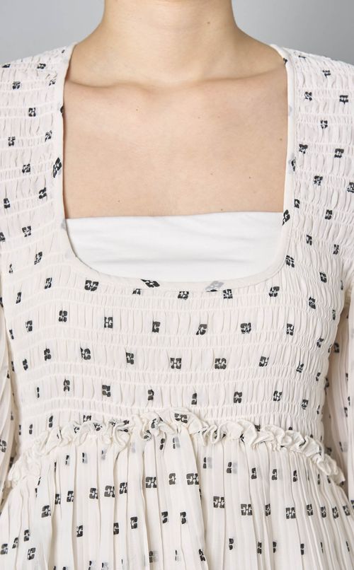 ロゴジャガードティアードワンピース