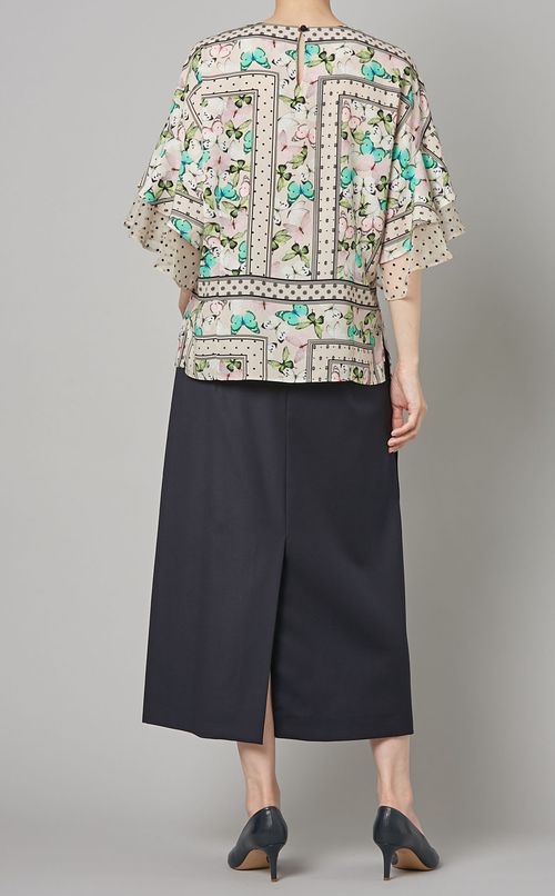 バタフライプリントフレアブラウス