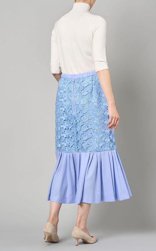 フラワーステッチワークスカート