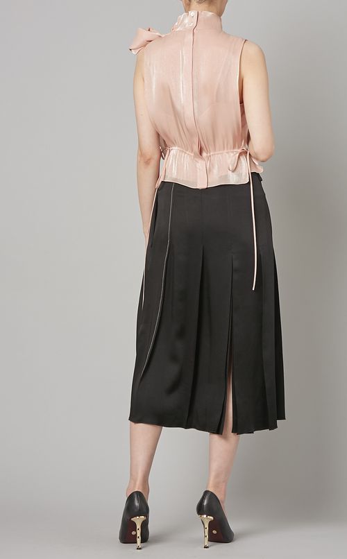 リボンハイネックノースリーブブラウス