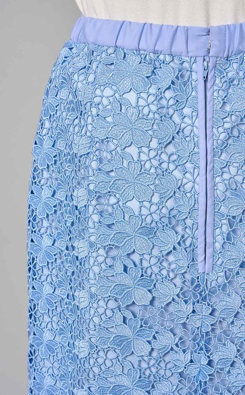 フラワーステッチワークスカート