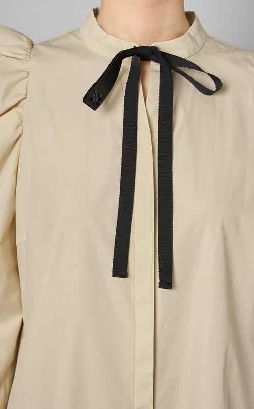 パフスリーブボウタイワンピース