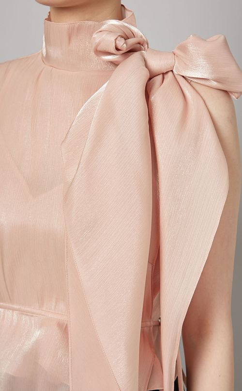 リボンハイネックノースリーブブラウス