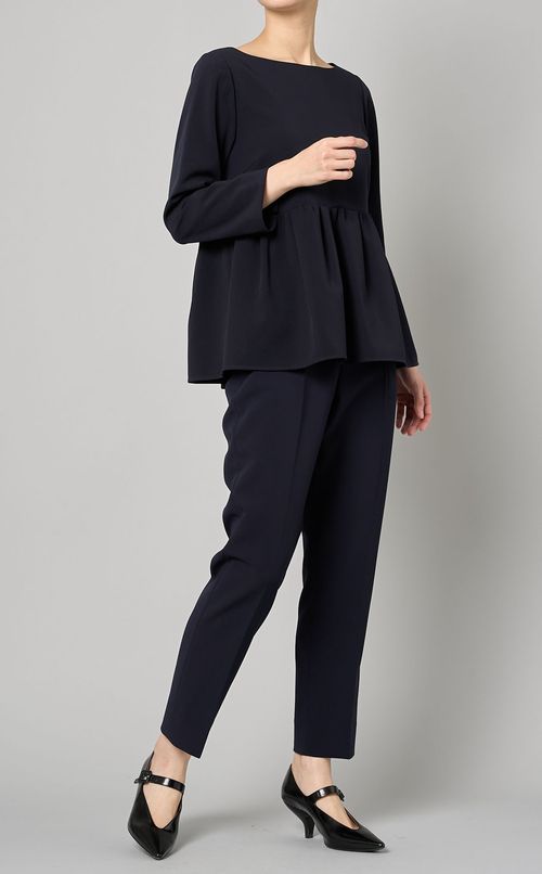 ペプラムプルオーバーブラウス