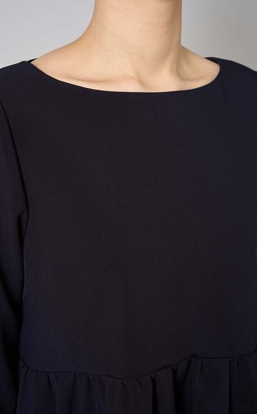 ペプラムプルオーバーブラウス