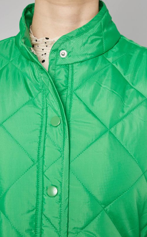 スタンドカラーキルティングコート