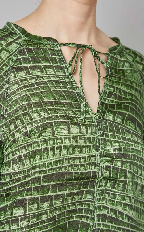 シャイニークレープギャザーブラウス