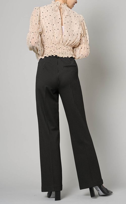 フロッキードットハイネックブラウス