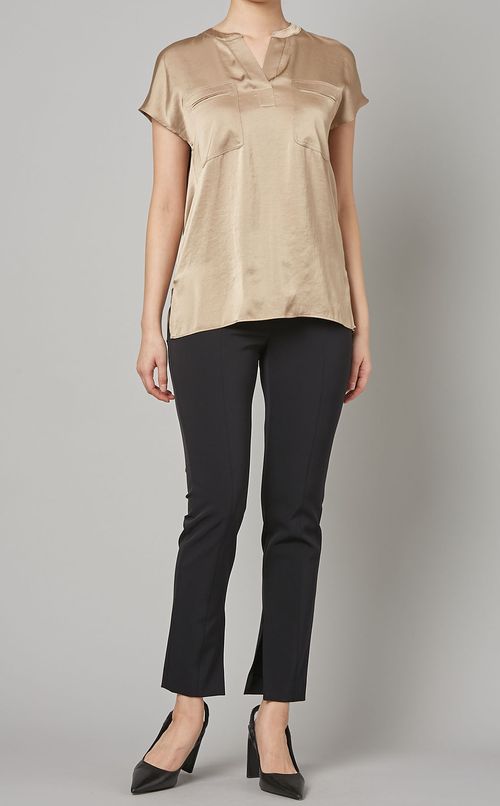 ハーフスリーブスキッパーブラウス