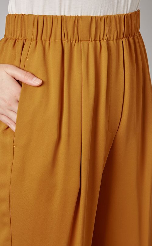 センタープレスプルオンパンツ