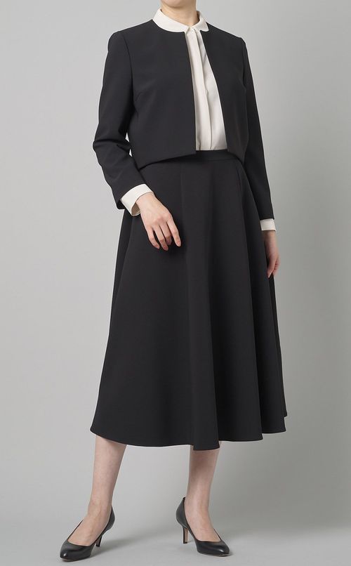 クレープカラーレスクロップドジャケット