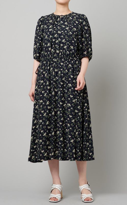 フラワープリントフレアワンピース