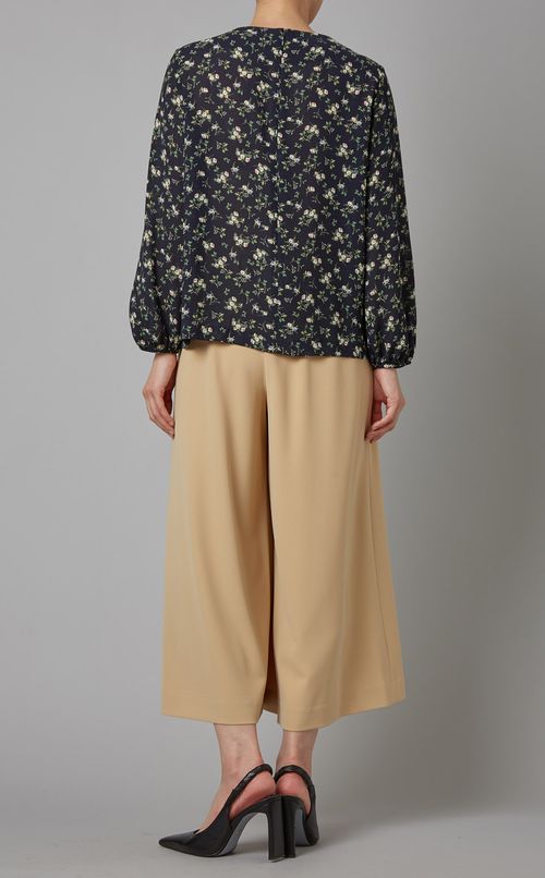 フラワープリントブラウス