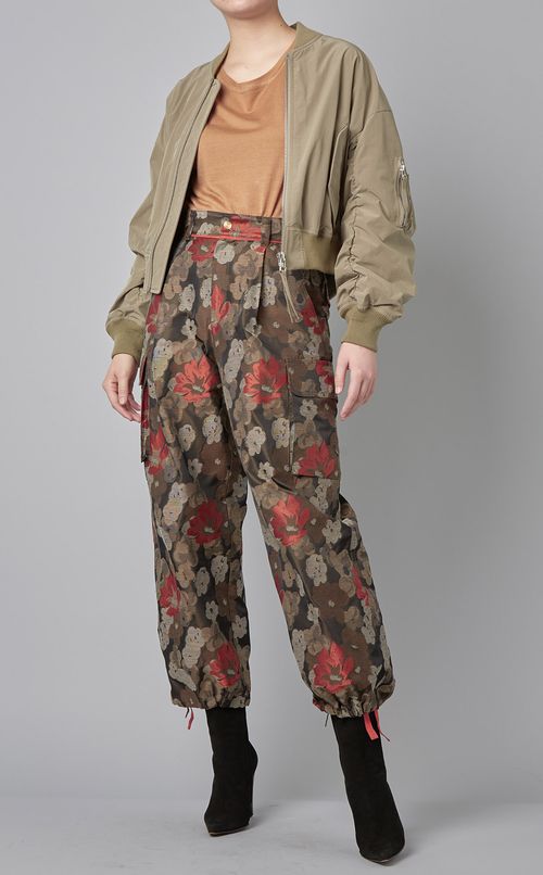 ジップアップボリュームブルゾン