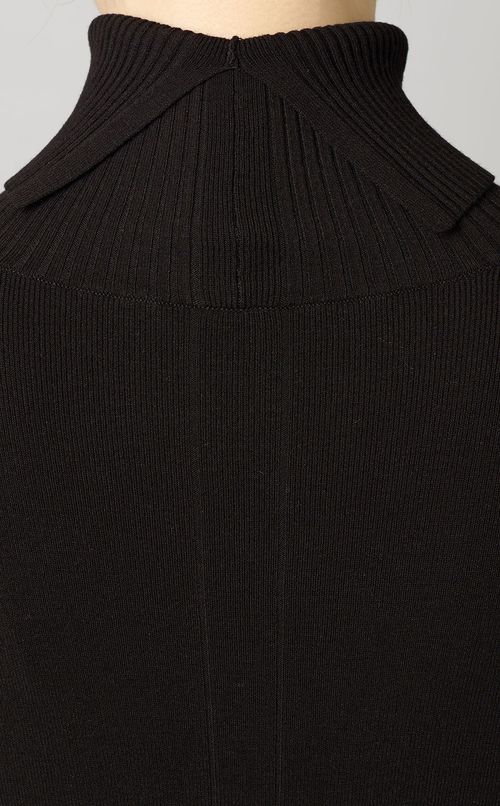 タートルネックニットワンピース